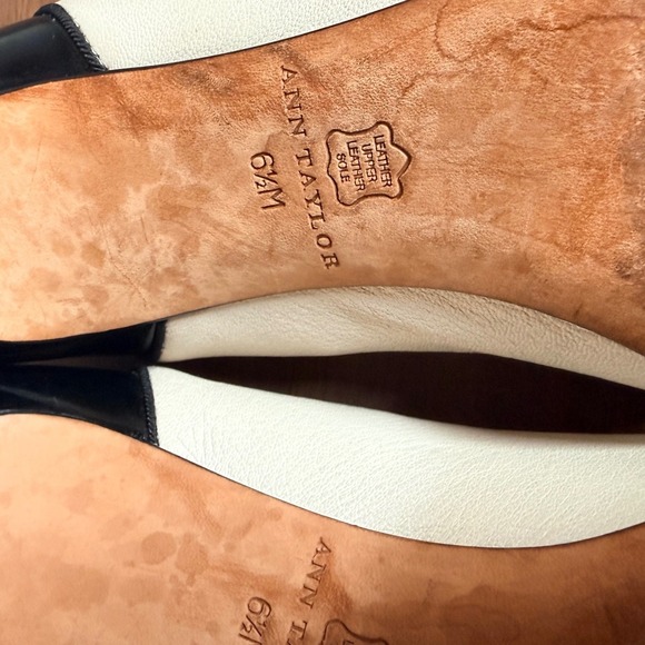 Ann Taylor Sophie Spectator Black Cream Cap Toe Pumps Heels Womens Size 6.5 - Picture 7 of 7